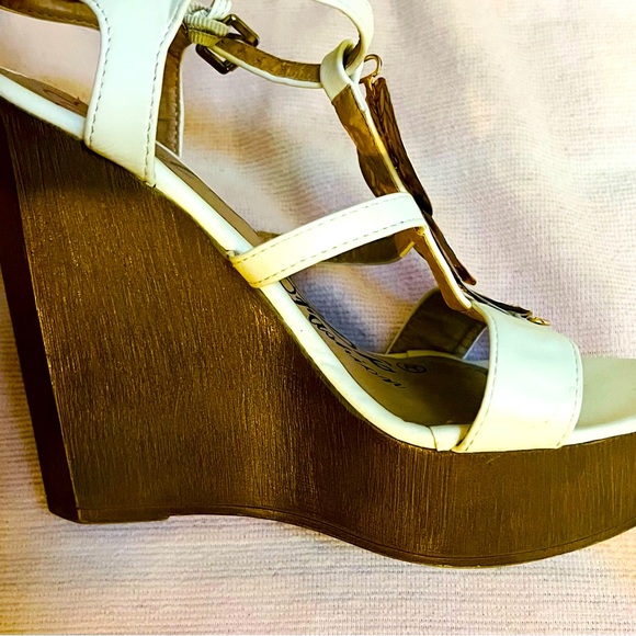 DB DK Fashion White & Tan Wedge Heels with Beautiful Gold Medallion Details! - Picture 6 of 7